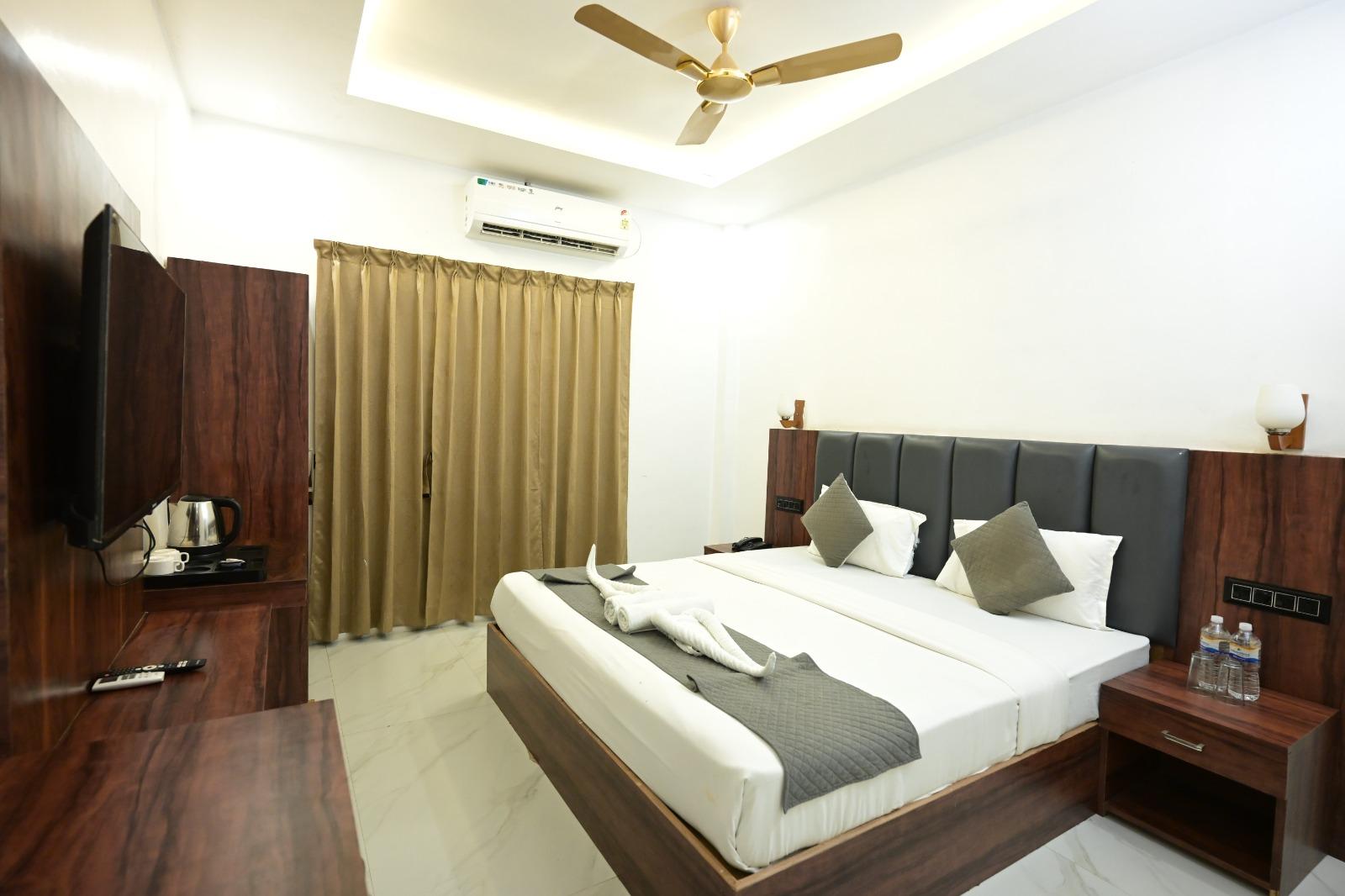 Deluxe Double Room view 3