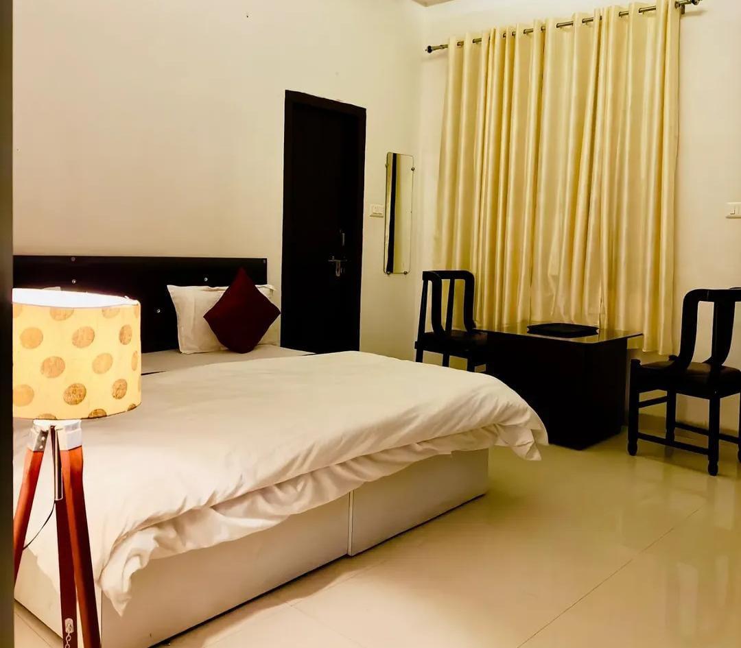 Deluxe Quad Room view 4