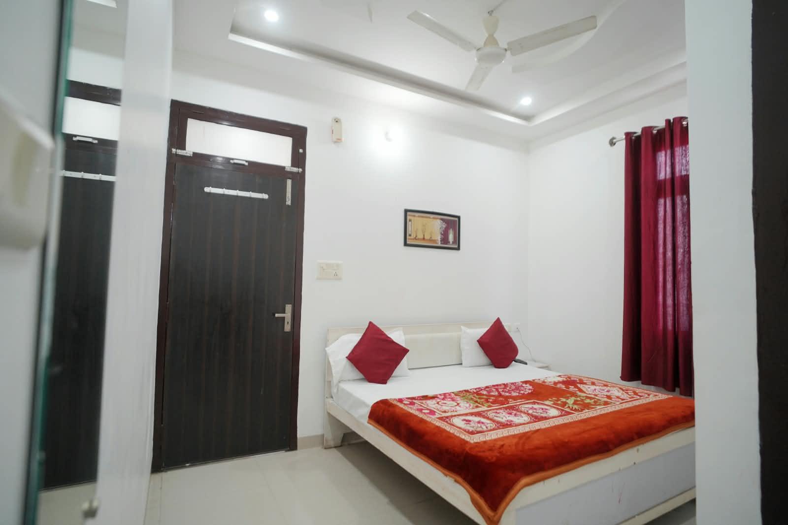 Deluxe Double Room view 4