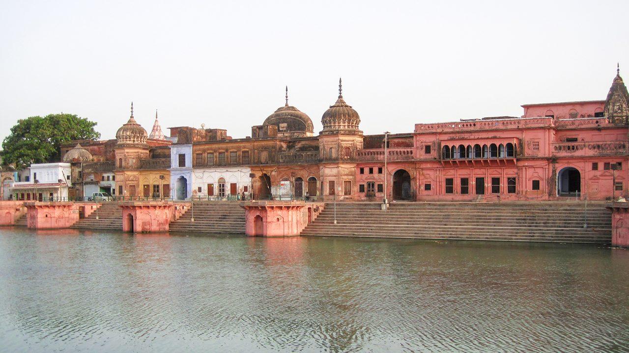 Ram Ki Paidi ghats on Sarayu River