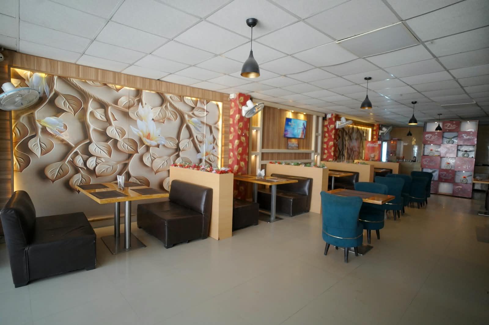Hotel dining and restaurant